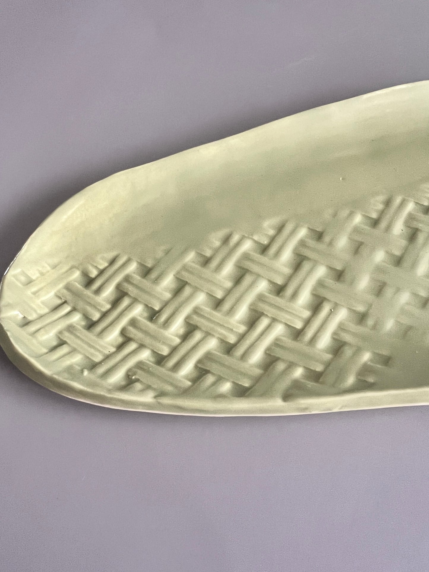 Woven design long plate