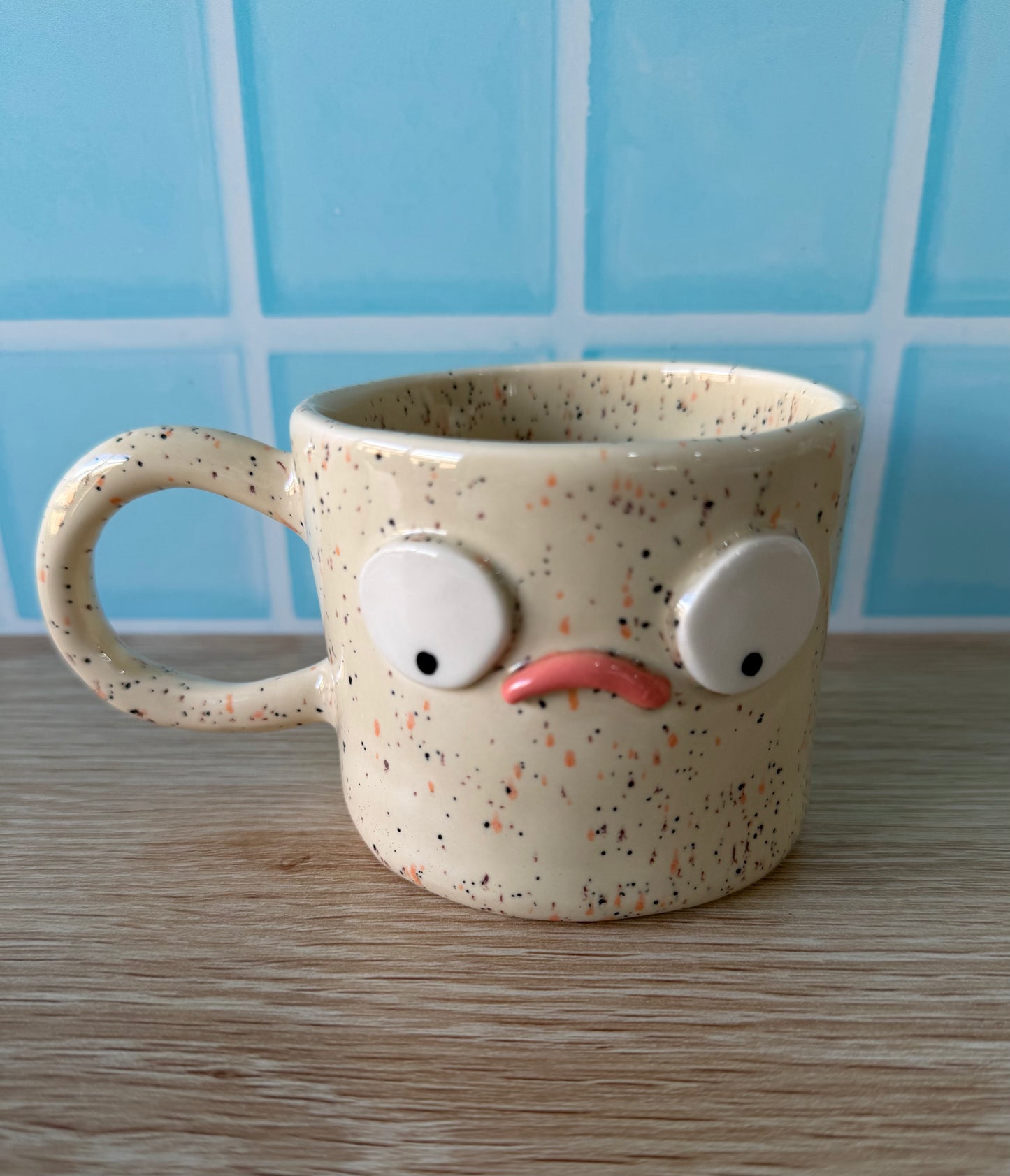 Grumpy mug in vanilla