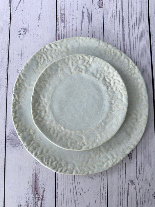 Pale winter blue plate set