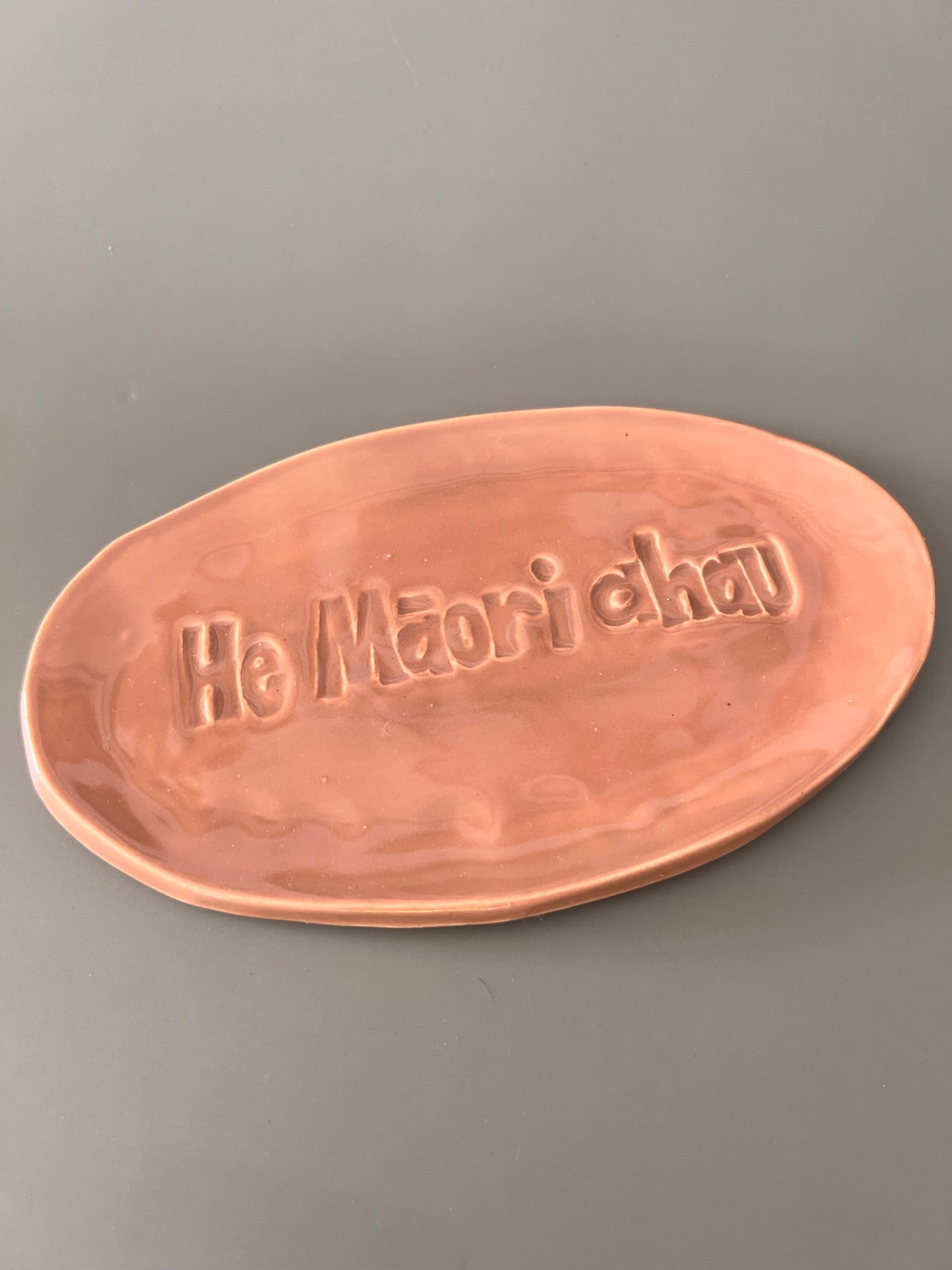 He Māori ahau brown trinket