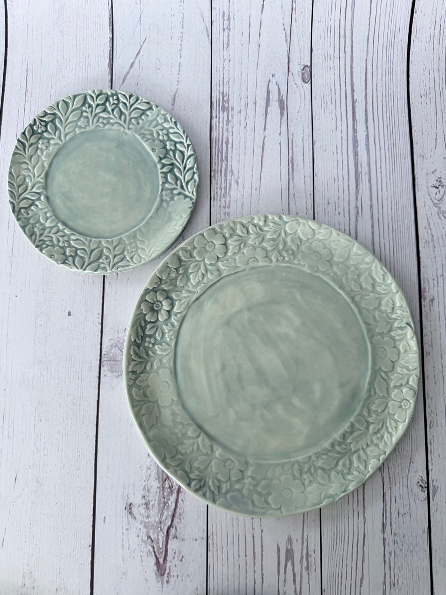 Peacock green plate set