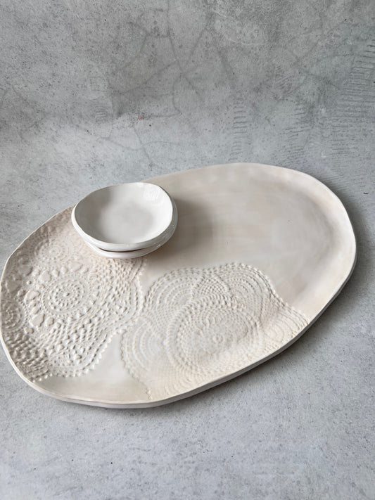 Large serving platter & two side dishes.