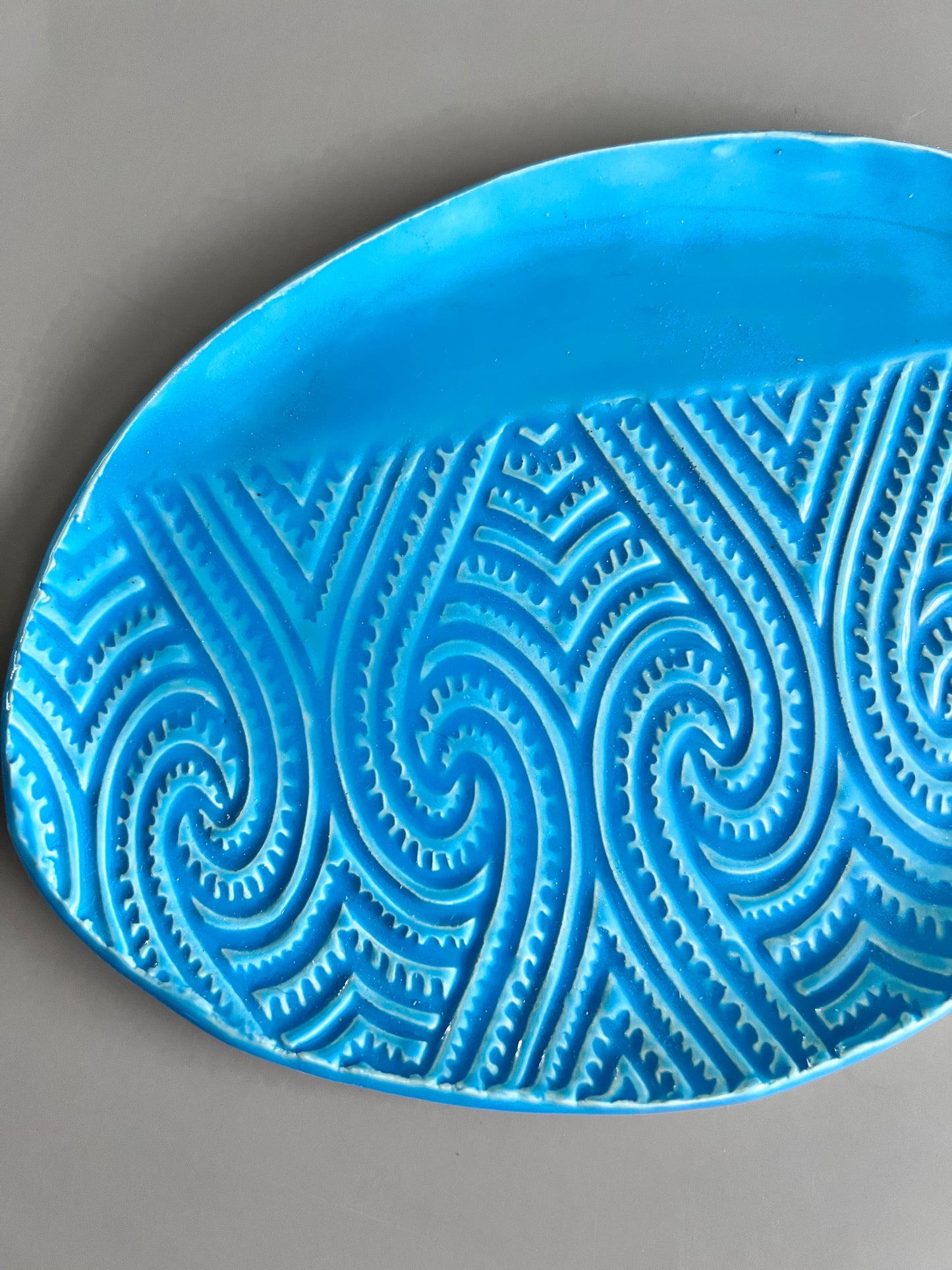 Blue Māori design trinket
