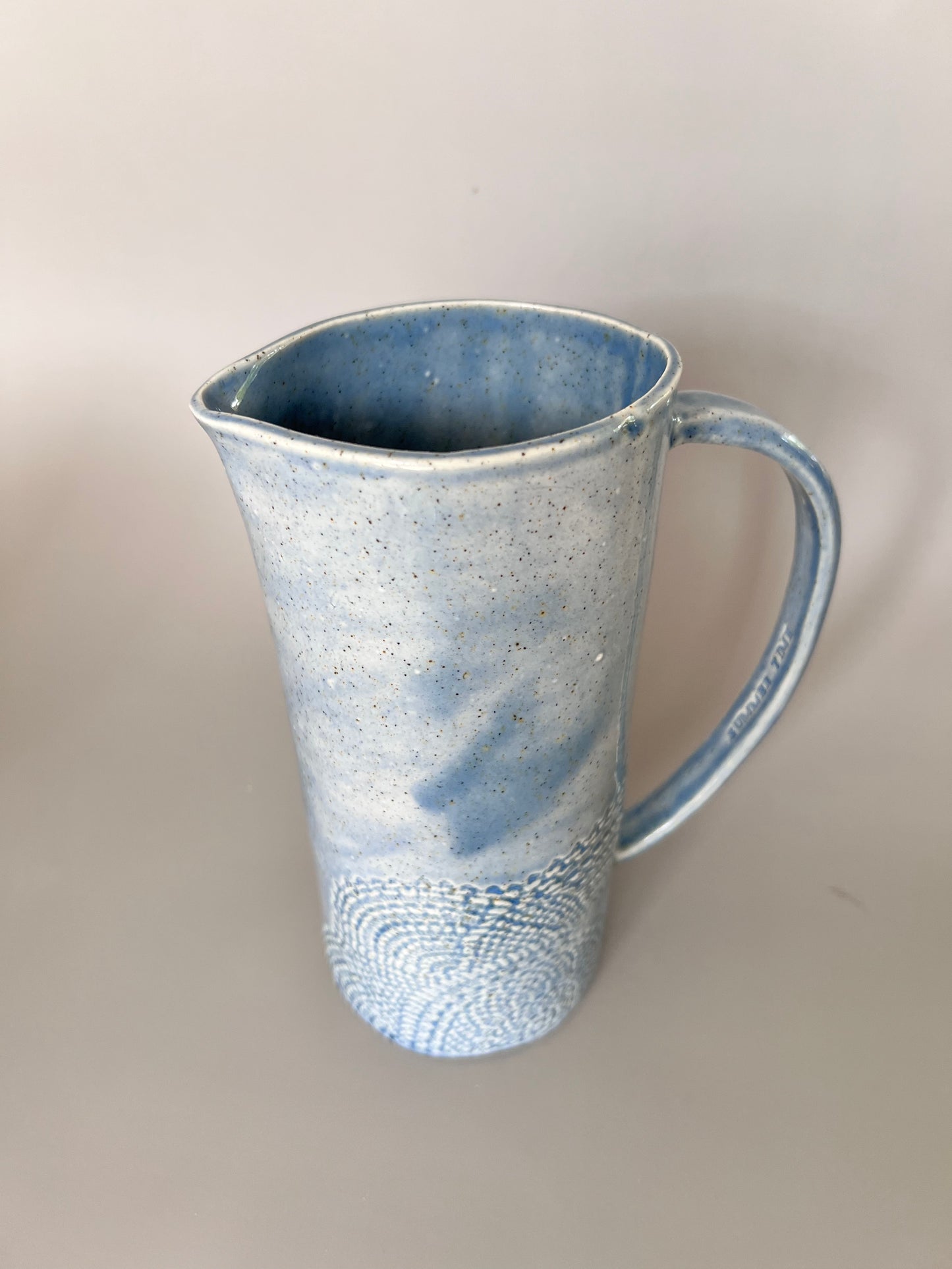 Vase with handle