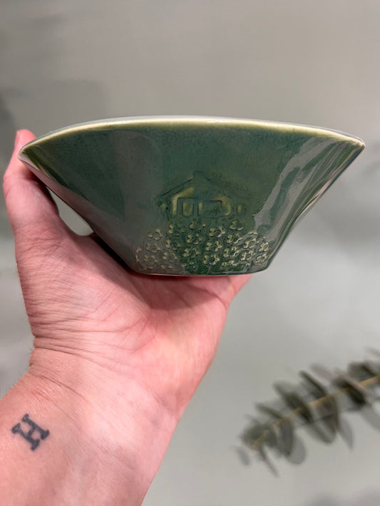 Little Bowl with wharenui