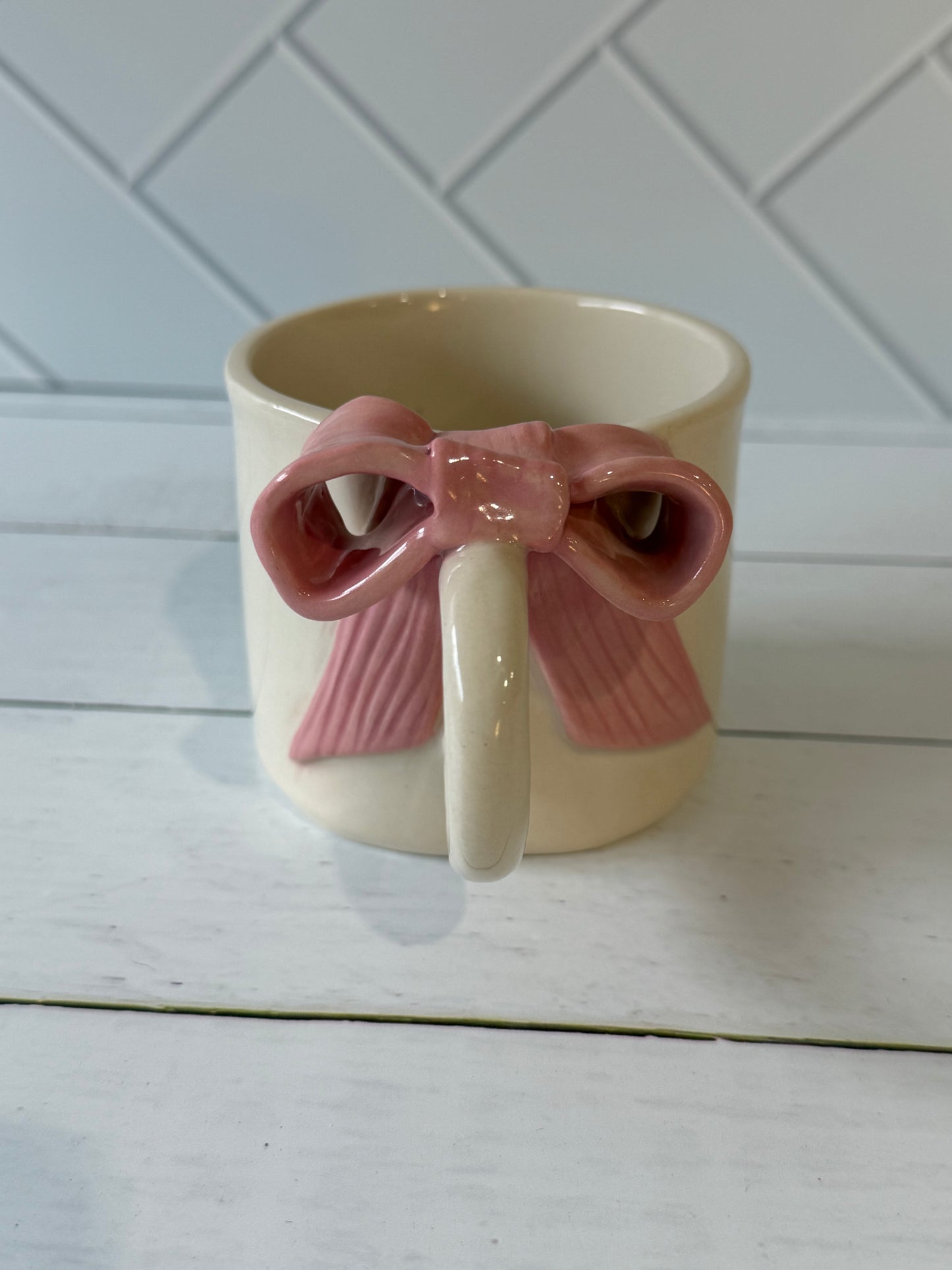 Bow mug