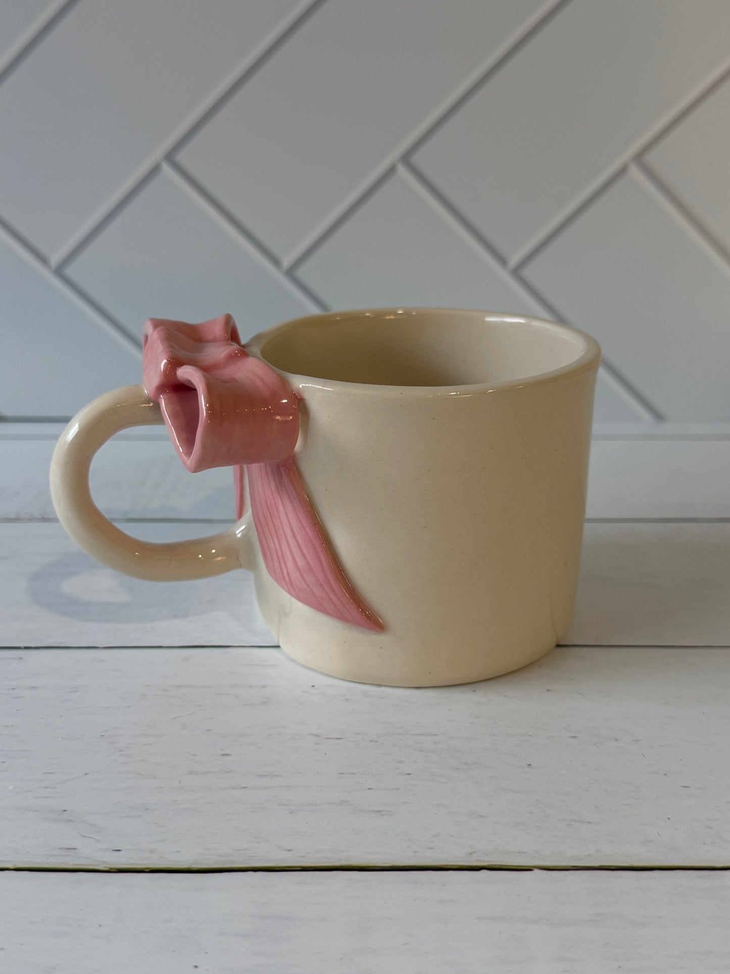 Bow mug